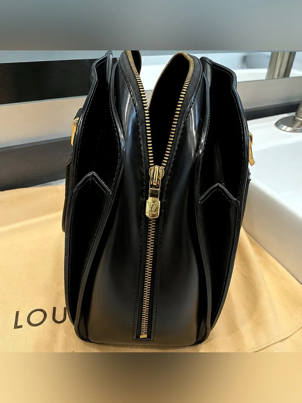Louis Vuitton • Alma PM Epi Black Leather • Handbag • Purse